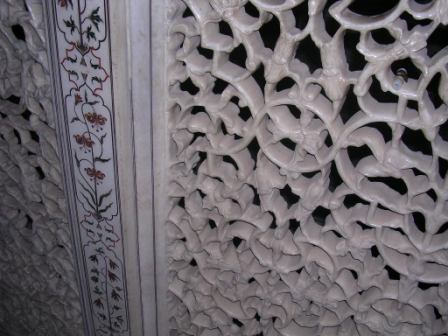Intarsi di marmo al Taj Mahal